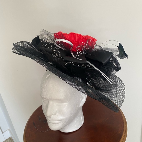 Fascinator Hat - Picture 1 of 4